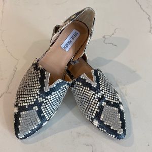 Steve Madden Talent Snakeskin Flats 8.5 Black Gray Cream Loafers Pointed Reptile